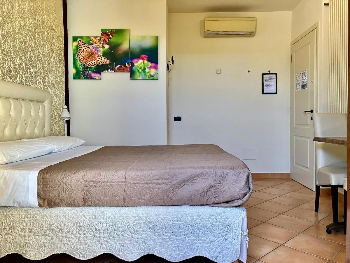 B&B Desenzano Paradise Desenzano del Garda Buitenkant foto