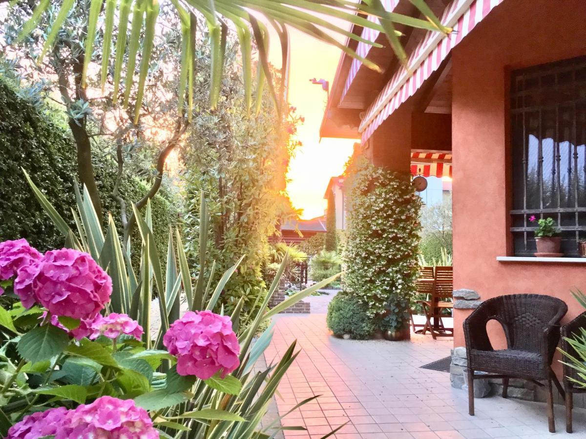B&B Desenzano Paradise Desenzano del Garda Buitenkant foto